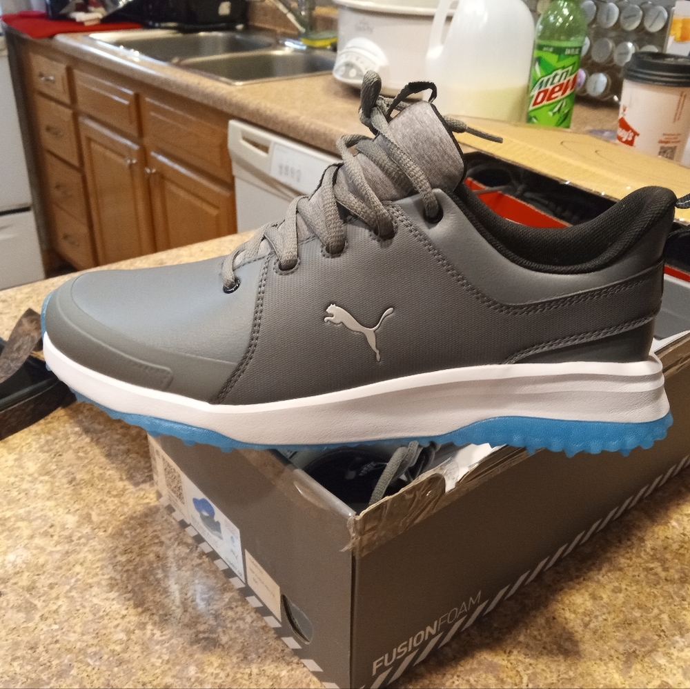 Puma tennis shoes